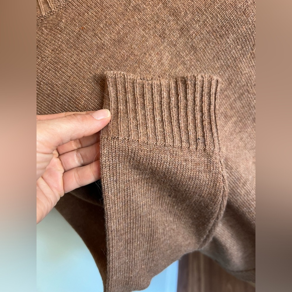 Heimish brown pullover sweater size medium/large - Picture 2 of 6
